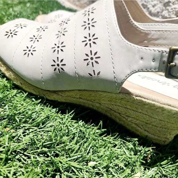 Women's Easy Street daisy wedge heel sandals - Picture 4 of 14